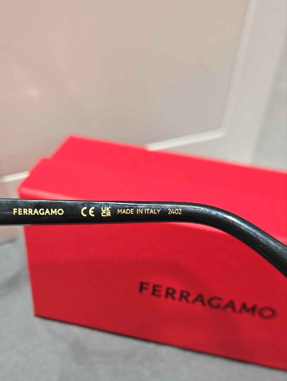 Salvatore Ferragamo Gold Frame Brown Gradient Sunglasses - Picture 4 of 6